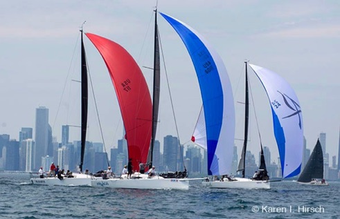 sailboat racing in chicago